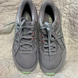 ASICS Women's Gray and Green Athletic Shoes size is 7